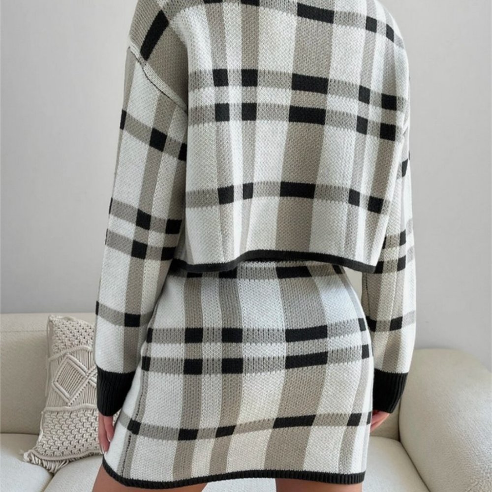 plaid print knit sweater and skirt - Picture 4 of 6
